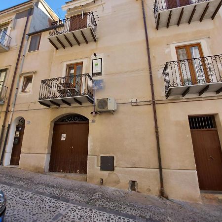 Casa Dei Normanni: Costanza Apartment Cefalu Exterior photo